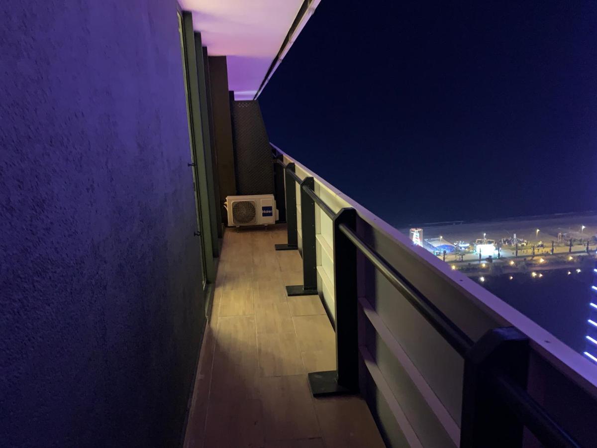 Vip Aparthotel Orbi City Sea View Batumi Exterior foto